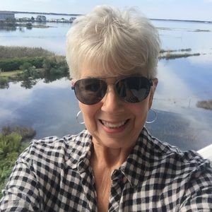 Meet your Posher, Bobbi